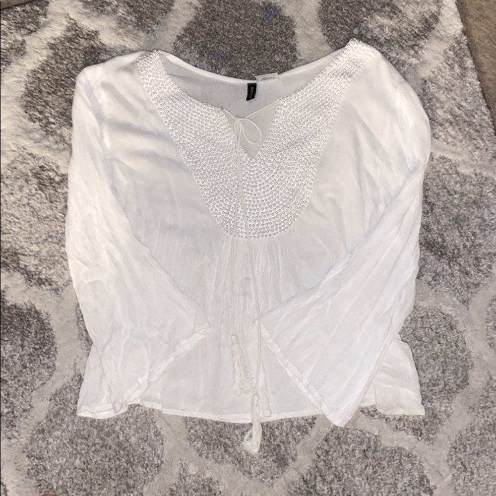 White long sleeve blouse
